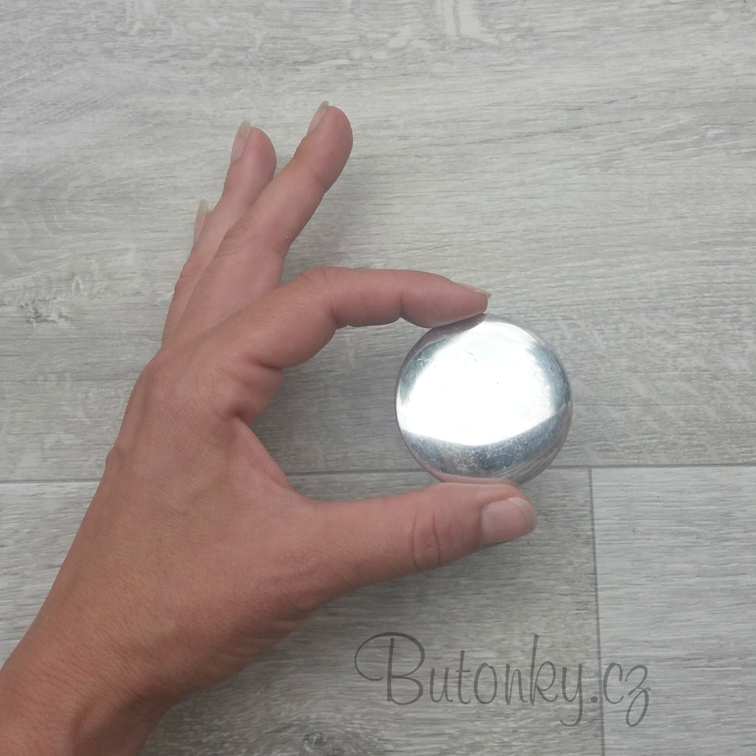 Butonek 45 mm s očkem (75''), 10 kusů